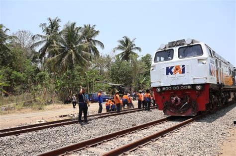 Perjalanan KA Di Daop 9 Jember Normal Kembali Usai Insiden Yogyakarta