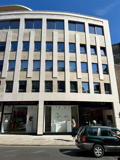 Real estate overview of Kensington Church Street