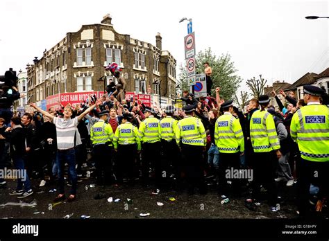 West Hams Upton Park Hi Res Stock Photography And Images Alamy