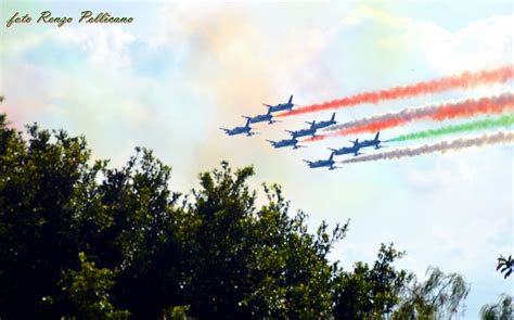 Reggio Lo Spettacolo Delle Frecce Tricolori Visto Con Le Foto