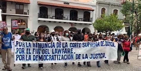 Marcha Contra La Corte Suprema Se Ped A Que Renuncien Los Ministros