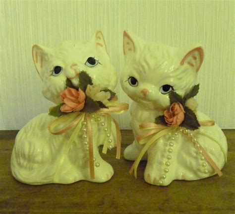 Vintage White Ceramic Kitty Cat Figurines By Trippies