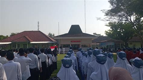 Upacara Peringatan Hari Lahirnya Pancasila Di Lapangan Kantor Kapanewon