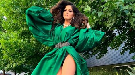 Ana Bárbara muestra que tener un abdomen de hierro no es cosa de otro