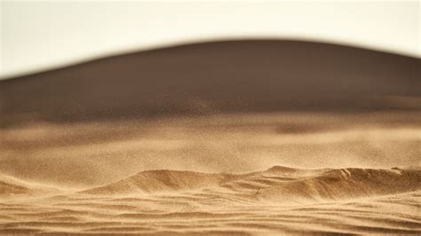 Download Wallpaper 3840x2160 Desert Sand Hill Dust Particles 4k Uhd