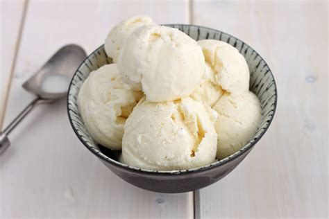 The Easiest Recipe Ever To Make Sweet Vanilla Ice Cream