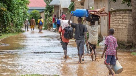 Rwanda Et Ouganda Au Moins 130 Morts Dans Des Inondations Et Des