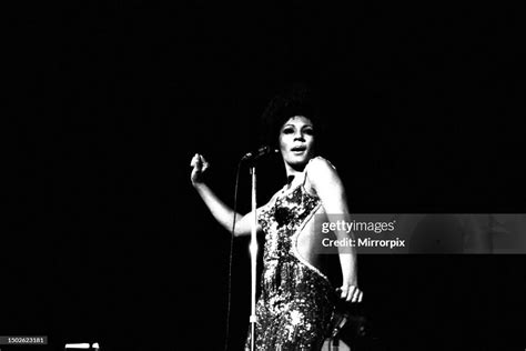 Shirley Bassey Performing On Stage In Concert At Newcastle City Hall