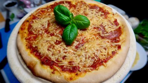 Pizzateig Grundrezept Mit Frischer Hefe Bei