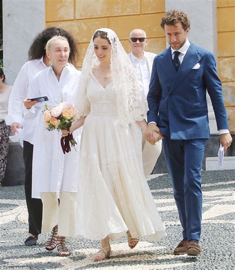 Anna Wintours Daughter Bee Shaffer Weds Francesco Carrozzini Daily