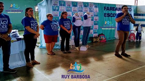 Ruy Barbosa Em A O Pmrb E Semec Promovem Entrega De Uniforme