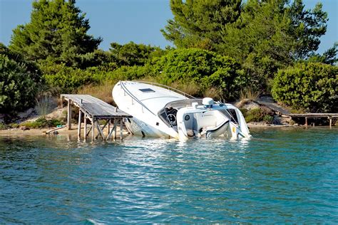 Common Causes of Boating Accidents | Boats.net