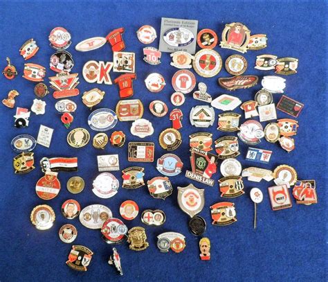 Football Badges Manchester United A Collection Of Approx 100 Enamel