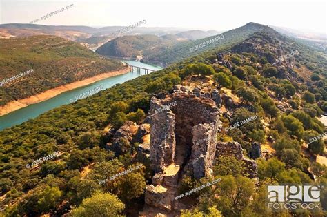 Rio Tajo desde el castillo del Parque Natural de Monfragüe Extremadura