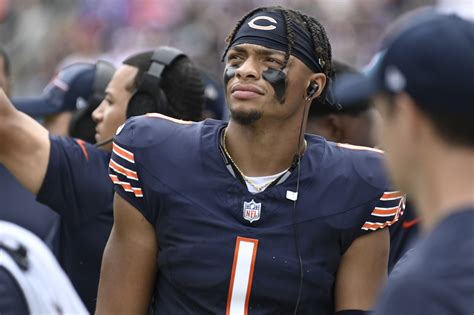 Video Of Former Chicago Bears Qb Justin Fields Returning Kicks In New