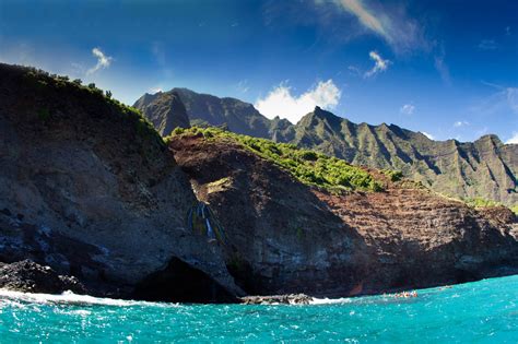 Napali Coast Boat Tours: Everything You Need To Know [2024] - Uprooted ...