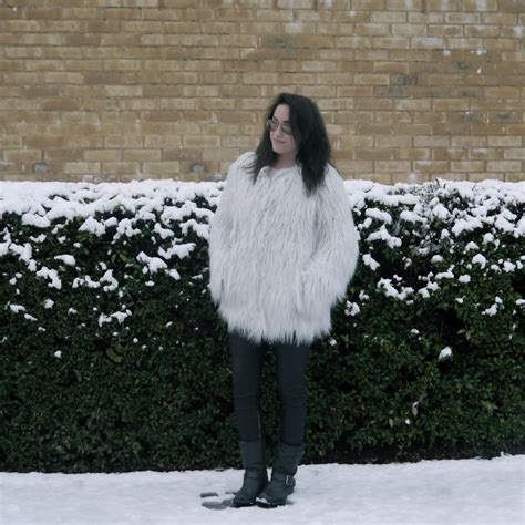 SUPERCALAFASHIONISTIC: Yeti In The Snow