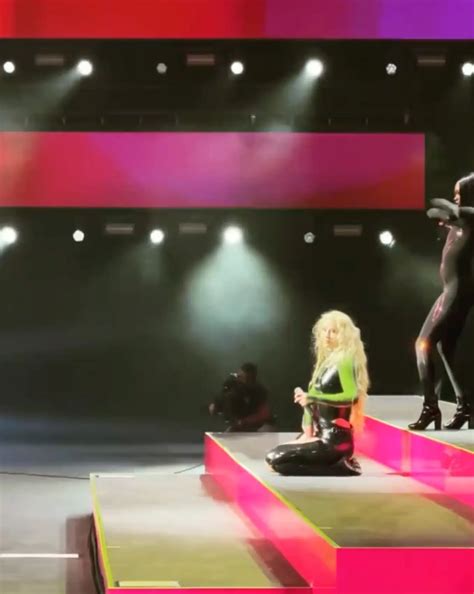 Saudi Arabia Shuts Down Iggy Azalea Concert After Her Pants Split On Stage