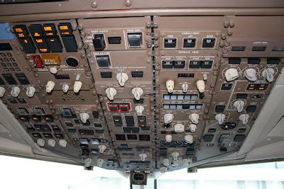 airplane-pics: boeing 767-300ER cockpit pics