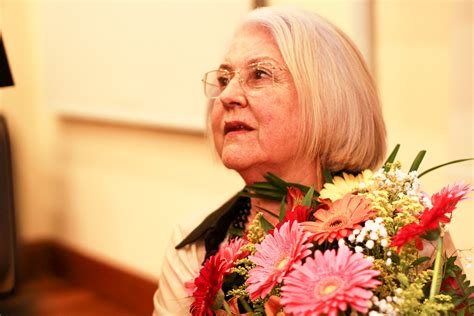 Poeta Maria Carpi A Patrona Da Feira Do Livro De Porto Alegre