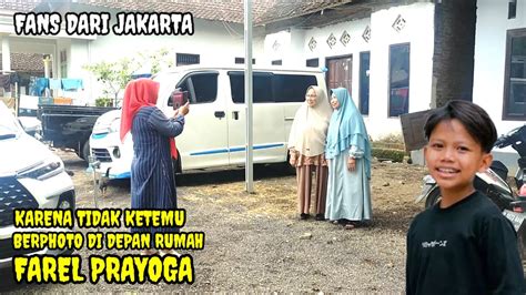 Fans Dari Jakarta Tidak Ketemu Farel Prayoga Photo Di Depan Rumah