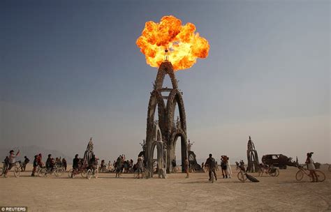 Couple Marry At Burning Man Festival Then Hold Party Daily Mail Online