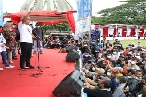 Ganjar Pranowo Lepas 5 748 Pemudik Asal Jateng Dalam Program Mudik