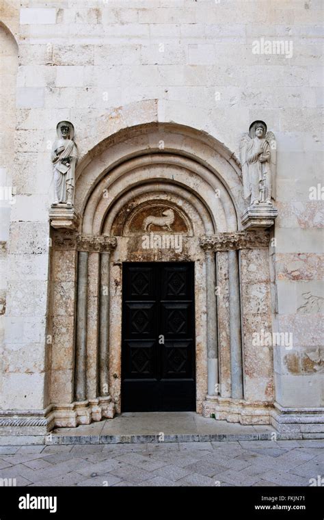 Église de St Donal cathédrale romane Anastasia et musée archéologique