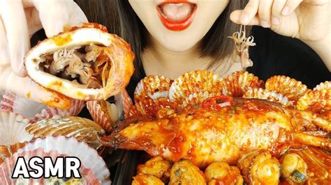 ASMR SPICY SEAFOOD THE BABY SQUID IN THE SQUID SCALLOPS ENOKI