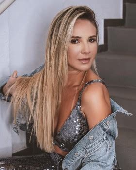 Digital Influencer Jordana Guimarães encanta seguidores nas redes sociais