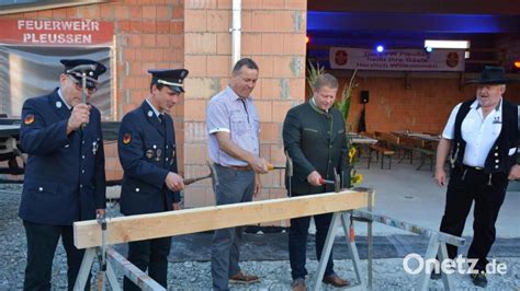 Feuerwehr Pleu En Feiert Richtfest Onetz