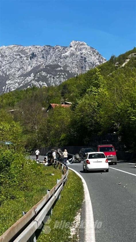 Prometna nesreća u Grabovici Automobil završio na krovu Bljesak info