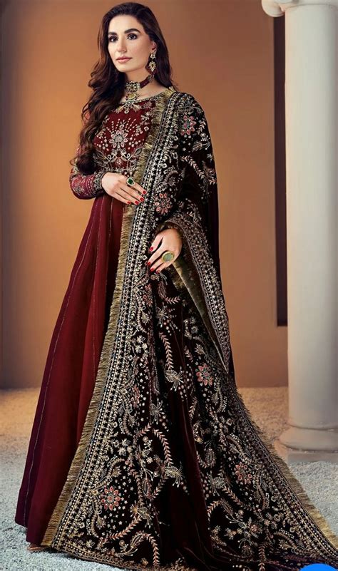 Pin By Madiha Adnan On Eastern Dresses Eastern Dresses Formal