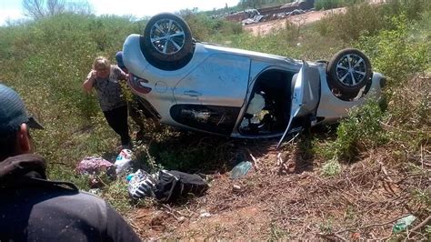 A Atuya Una Pareja De Abuelos Y Su Nieto Hospitalizados Tras Volcar