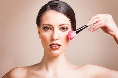 Tips To Apply The Perfect Blush And Stun The World With Your Radiant Face