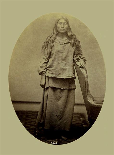 An Old Photograph Of A Pawnee Squaw 1868 Native American Beauty Native American Photos Native