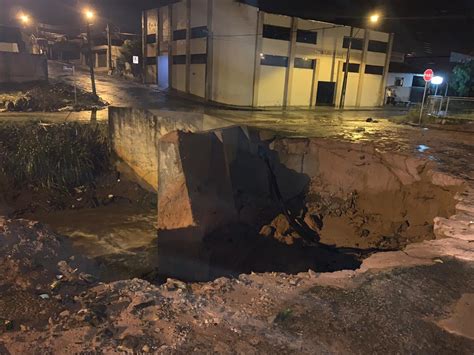 Chuva causa estragos e derruba ponte em Novo Horizonte São José do