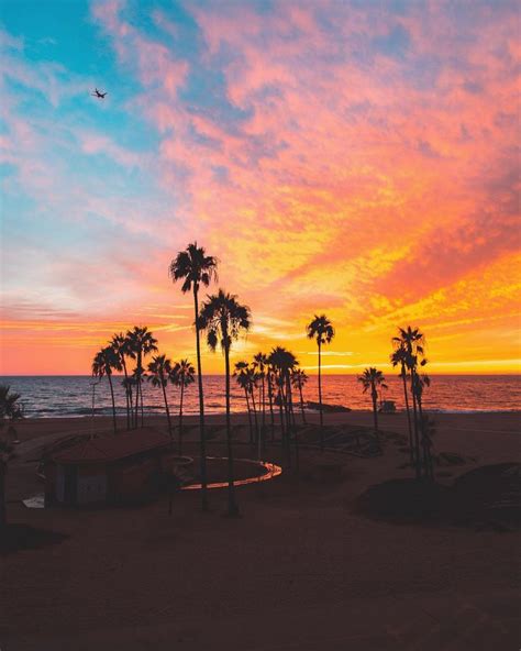 Colourful sunset at Venice Beach, Los Angeles, California. # ...