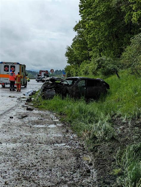 Stinkefinger Mit Fatalen Folgen Hoher Sachschaden Bei Unfall Auf H He