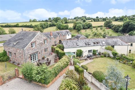 Long Barn Cottages - Explore Eat Stay