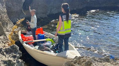 Un Total De Migrantes Llegan En Patera A Balears En Tres D As