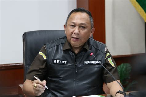 Usut Korupsi Impor Gula Kejagung Periksa Pejabat Kemendag