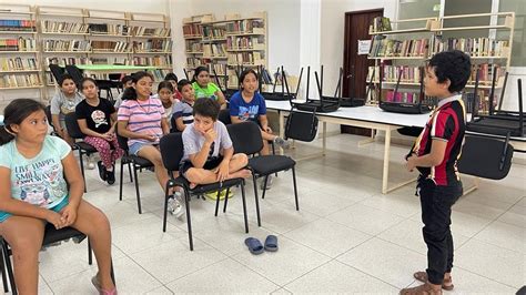 Max Cortés Press Felices niñas y niños en el curso de verano que