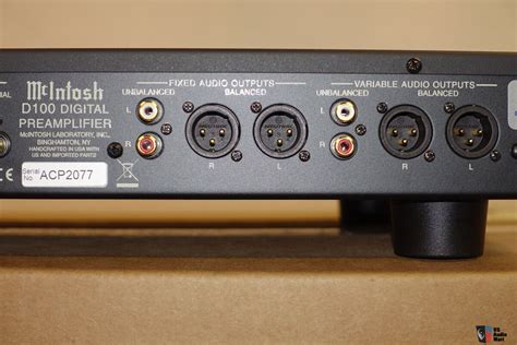 Mcintosh D Dac Digital Preamplifier And Headphone Photo