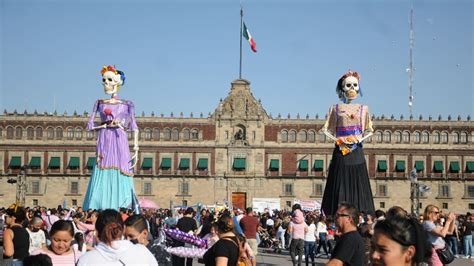 Cdmx Mil Asisten A Mega Ofrenda De D A De Muertos N