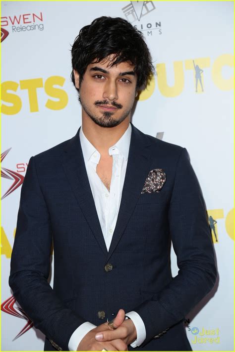 Victoria Justice And Avan Jogia Premiere Their New Film The Outcasts In