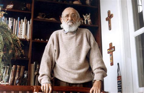 Uma Deshomenagem A Paulo Freire Jovem Pan