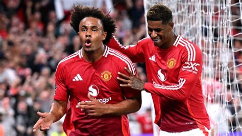 Premier League Joshua Zirkzee S Late Debut Goal Gives Manchester