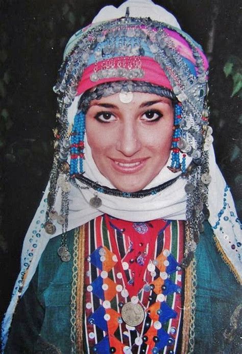 A bridal headgear of the Alevi Türkmen from Kozak Yaylası near Bergama