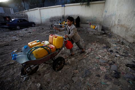 Yemen cholera outbreak accelerates to 10,000+ cases per week: WHO | Reuters